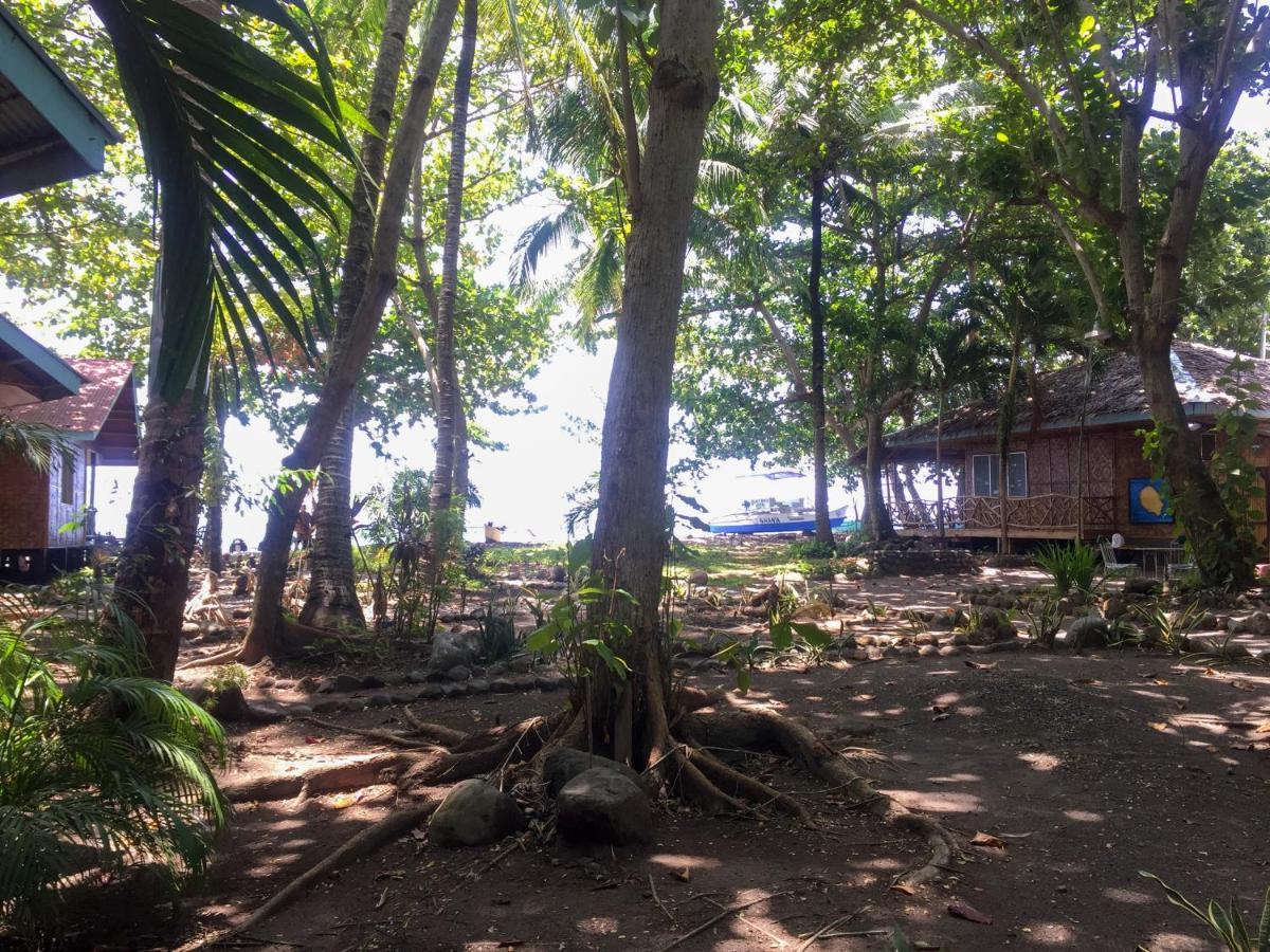 Beach House Resort And Dive Center Mambajao Extérieur photo