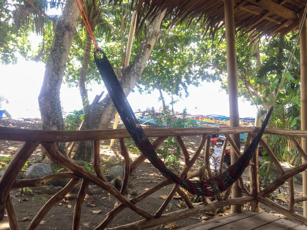 Beach House Resort And Dive Center Mambajao Extérieur photo
